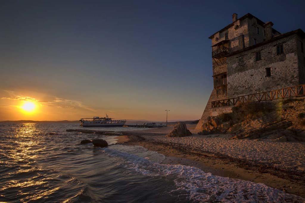 Archodiko Toliadi Boutique Apartments And Suites Ouranoupoli Bagian luar foto